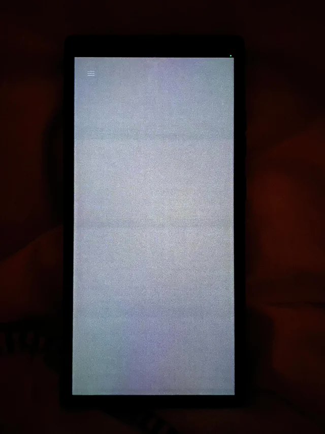 三星 Galaxy S24 系列手机屏幕再出问题，用户吐槽“颗粒感”和“横向条纹”